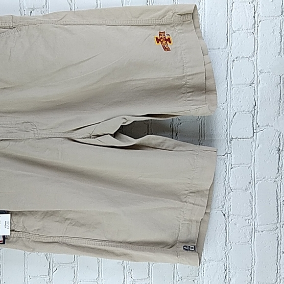 NCCA Iowa State Cyclones Beige Khakis  Shorts 32 - Picture 3 of 8